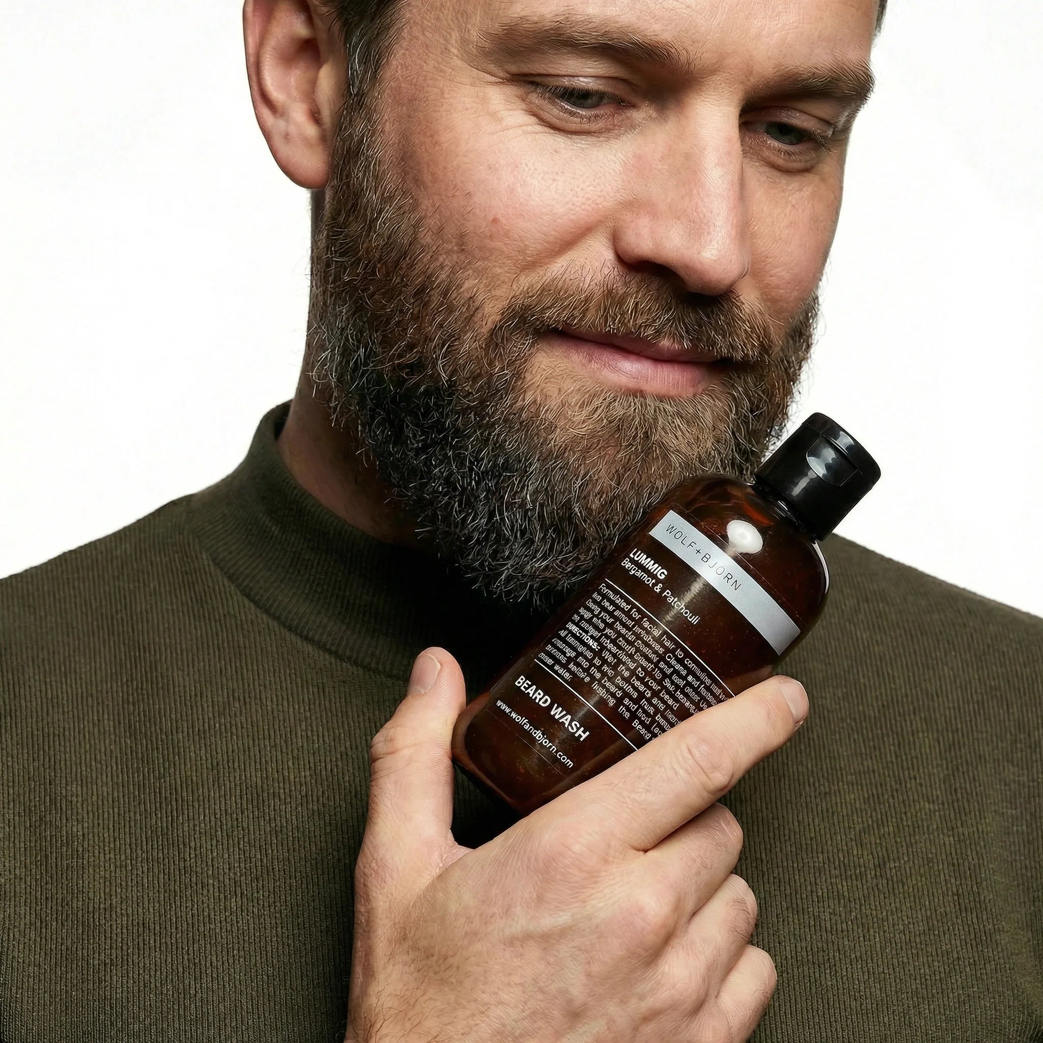 Morning vs Night: When Should You Moisturise Your Beard? | WOLF & BJÖRN