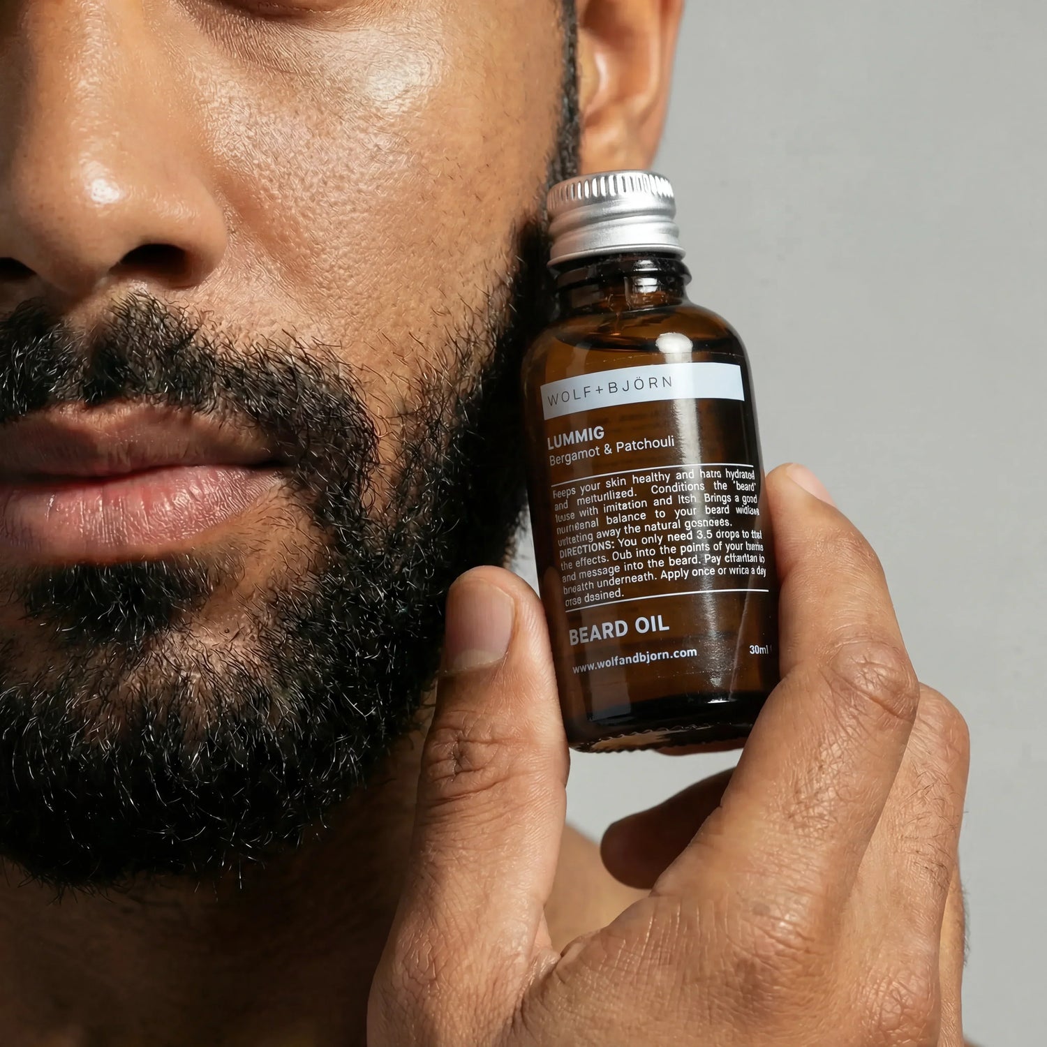 Beard Oil for Flaky Skin (Fix Beard Dandruff Fast) | WOLF & BJÖRN